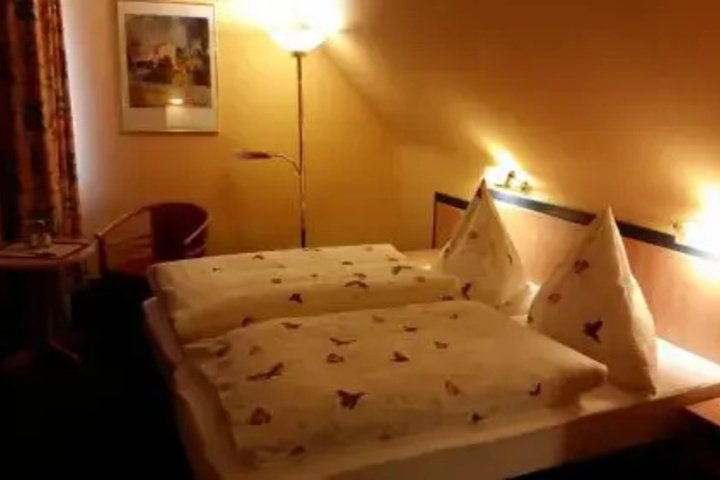 Room 2 of 7