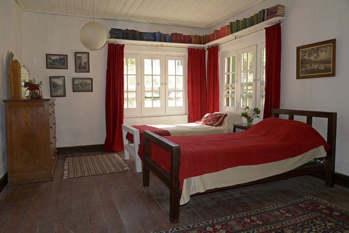Room 10 of 30