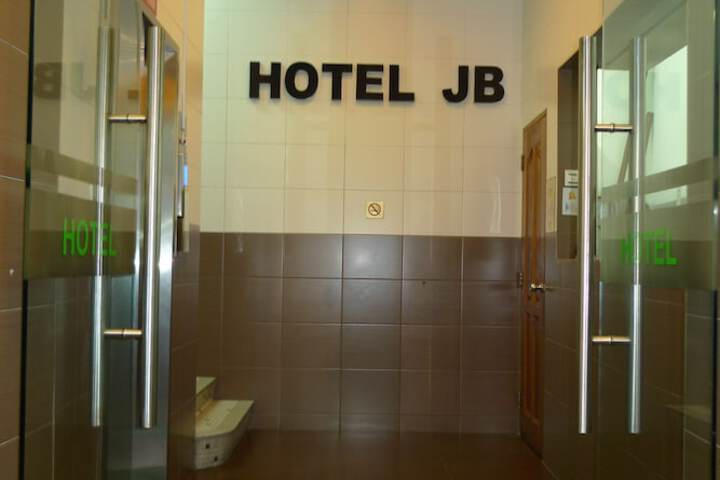 Ballroom/Hall 15 of 19