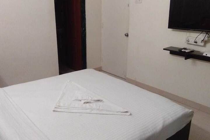 Room 13 of 23