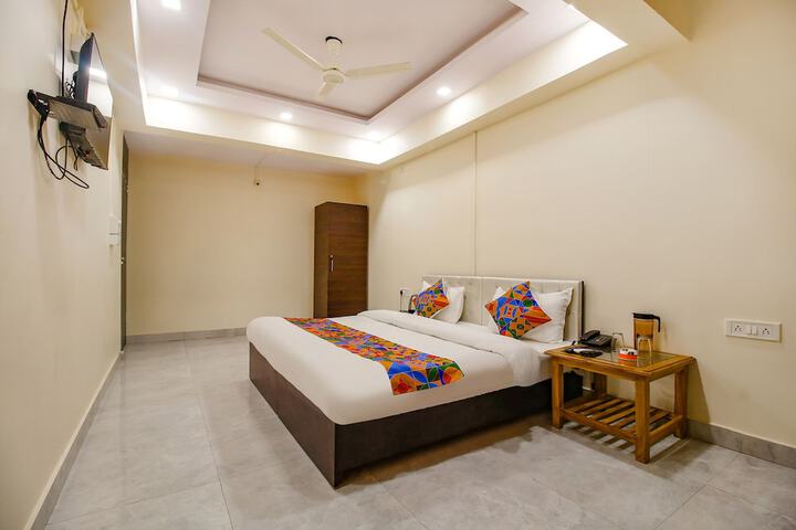 Room 13 of 29