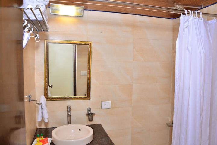 Room 18 of 29