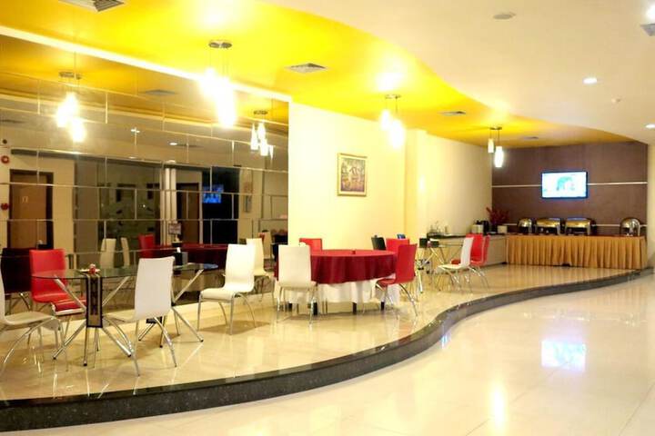 Hotel Interior 4 of 31