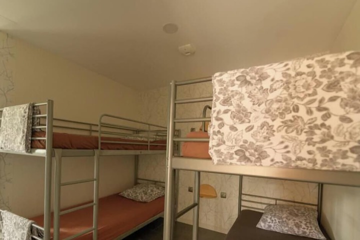 Room 9 of 33