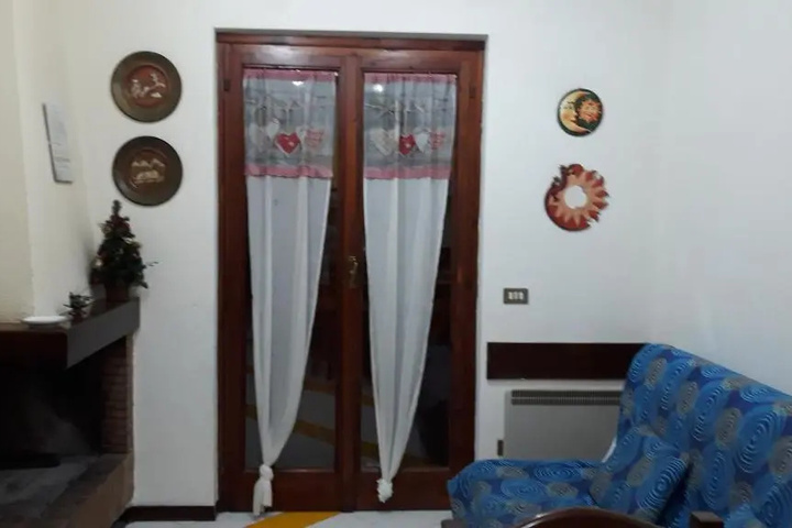 Room 2 of 12