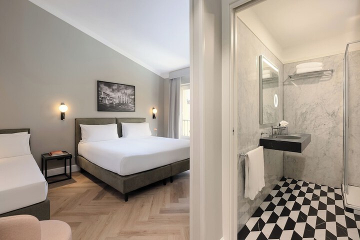 Room 34 of 103