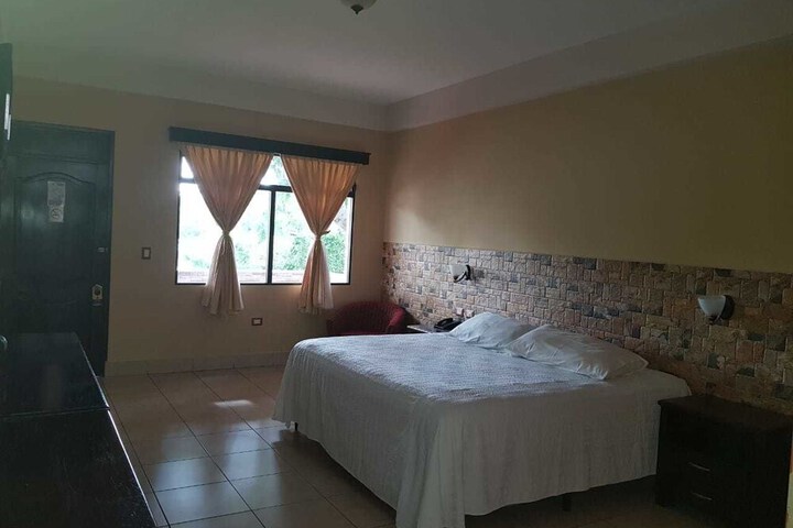 Room 6 of 17