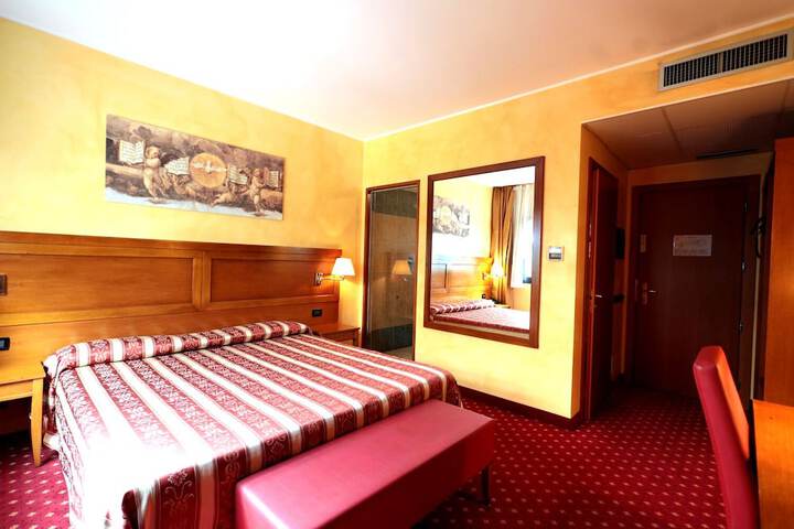 Room 66 of 105