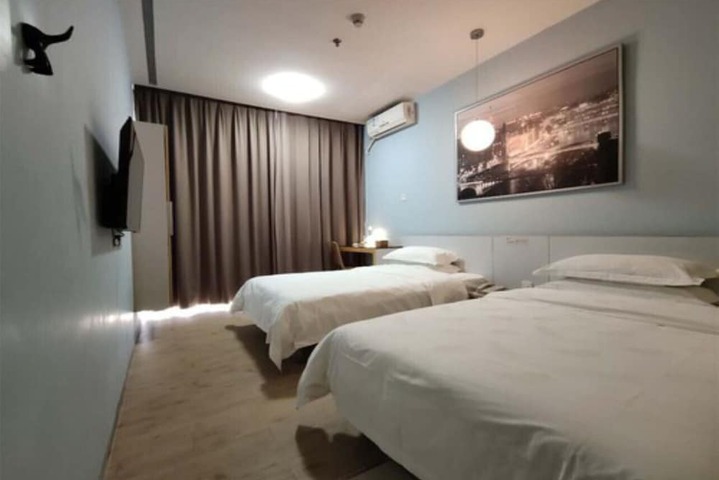 Room 27 of 56