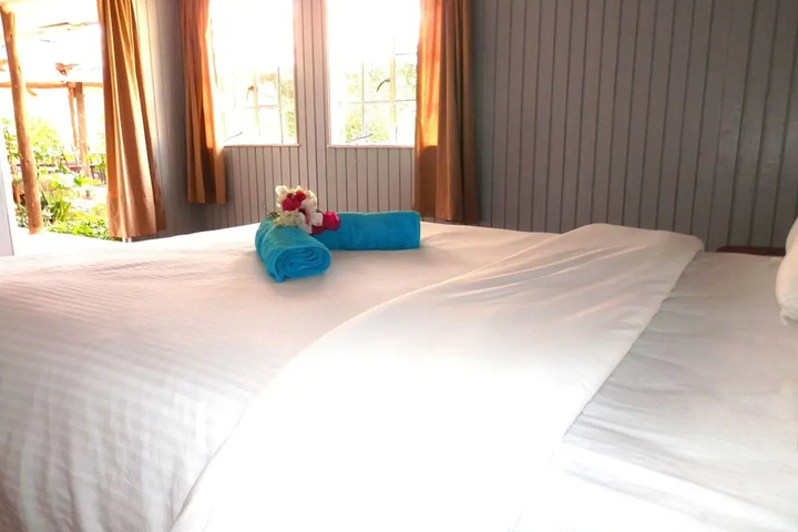 Room 3 of 12