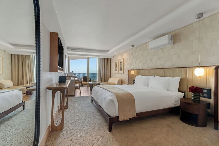 Room 3 of 86