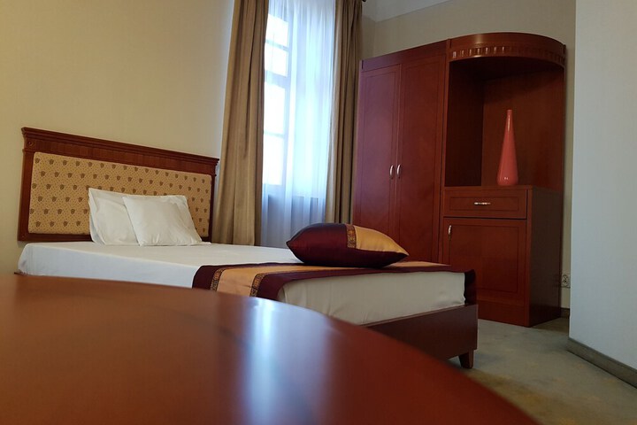 Room 23 of 60