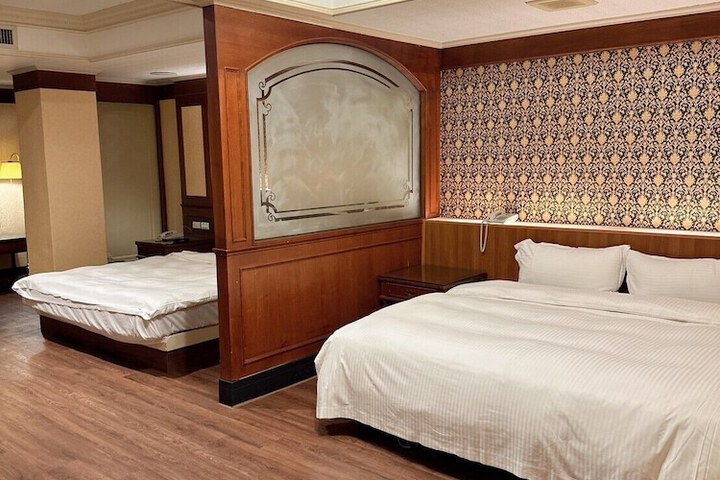 Room 6 of 46