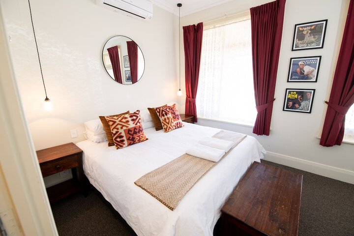 Room 13 of 34