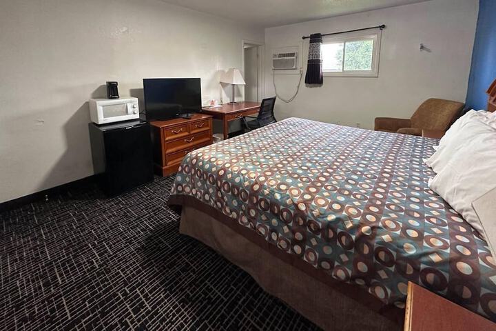 Room 21 of 40