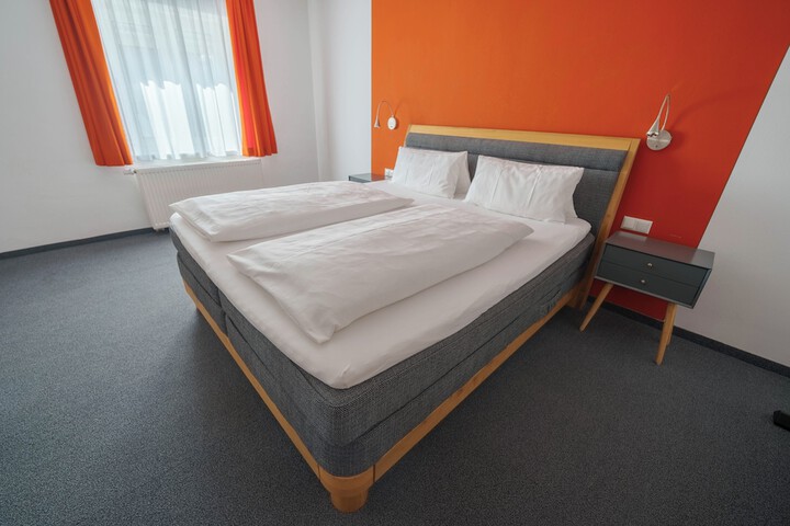 Room 2 of 26