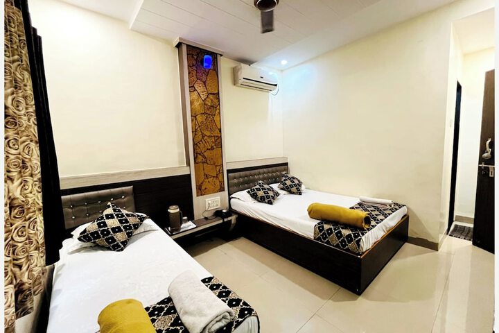 Room 10 of 21