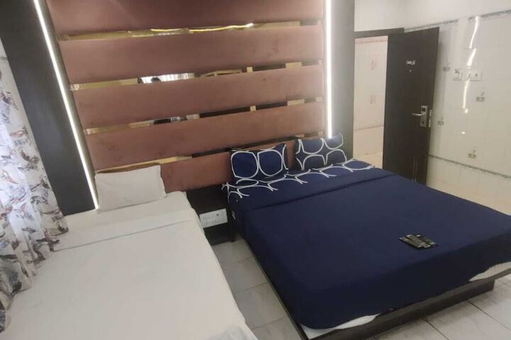 Room 9 of 27