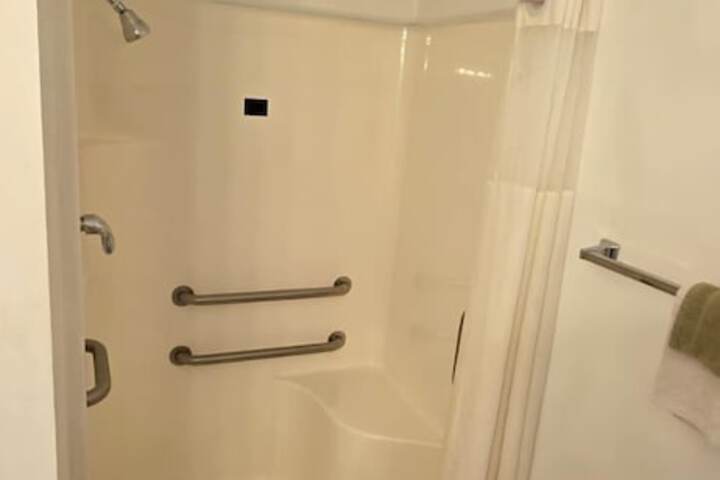 Room 20 of 28