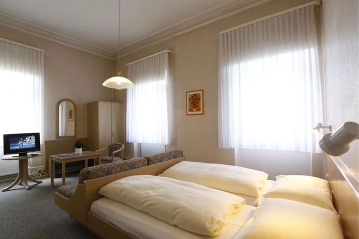 Room 2 of 12