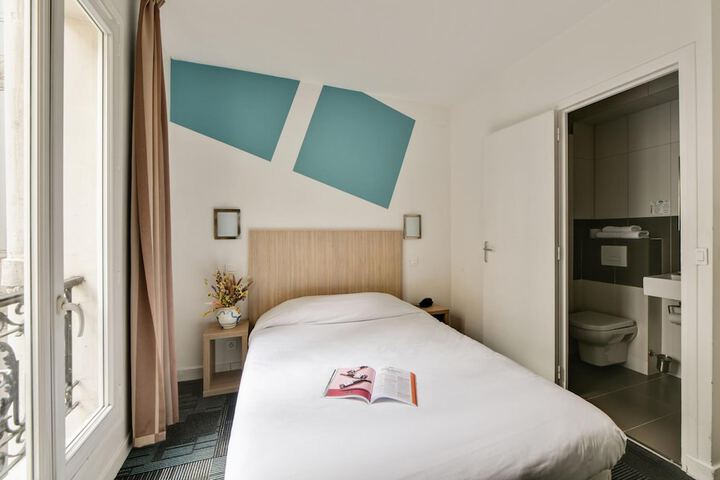 Room 18 of 32