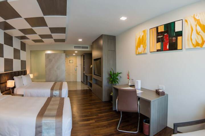 Room 28 of 129
