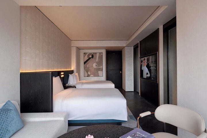 Room 12 of 61