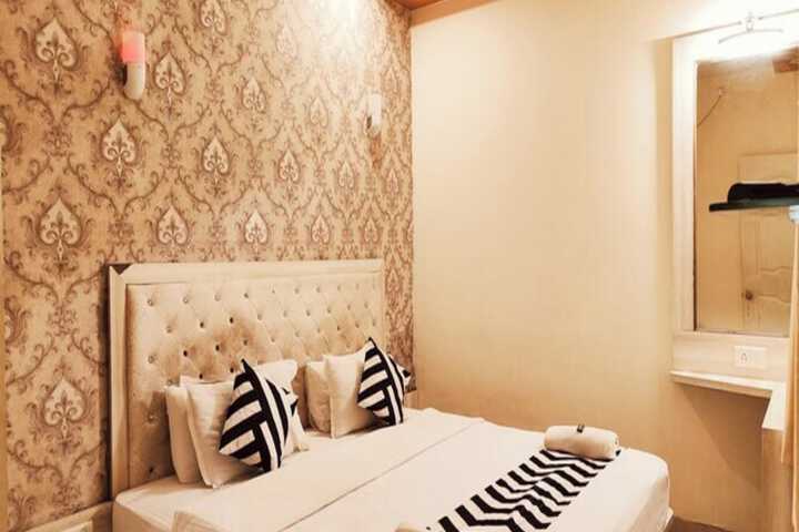 Room 6 of 31