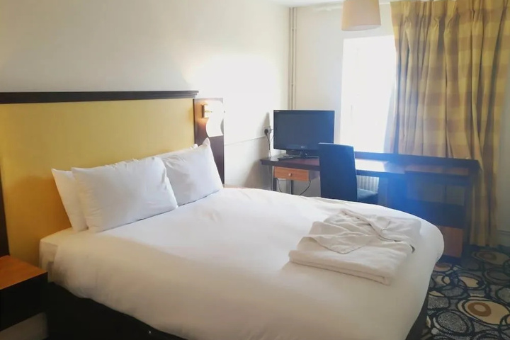 Room 3 of 15