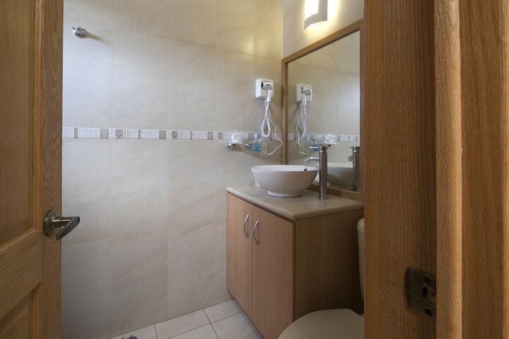 Room 54 of 75