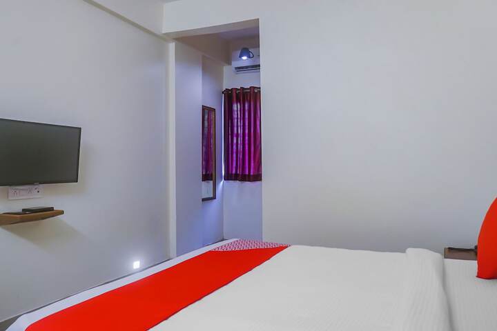 Room 11 of 20