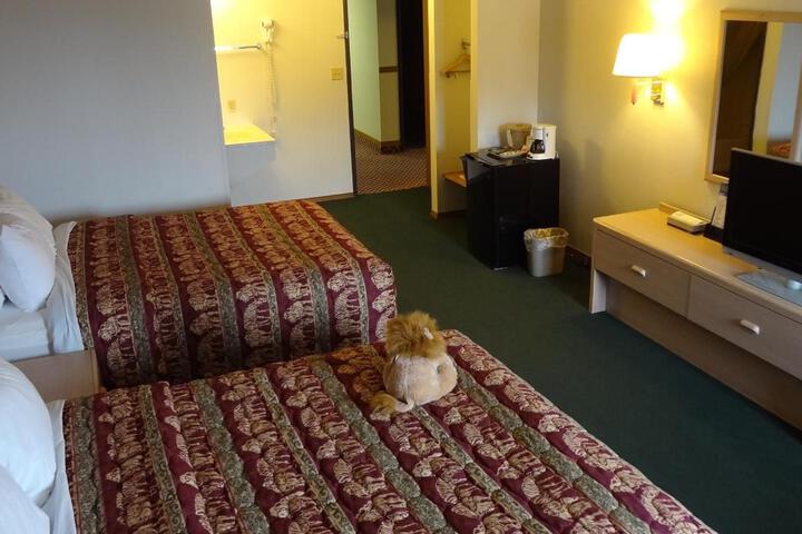 Room 3 of 38