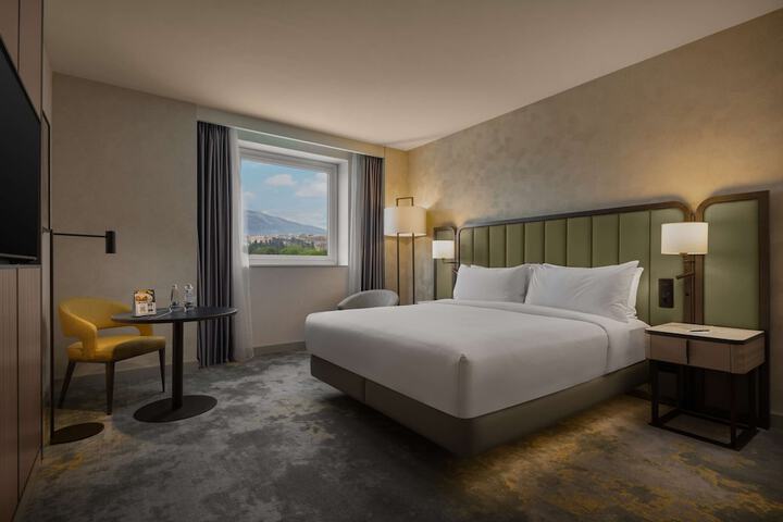 Room 20 of 182