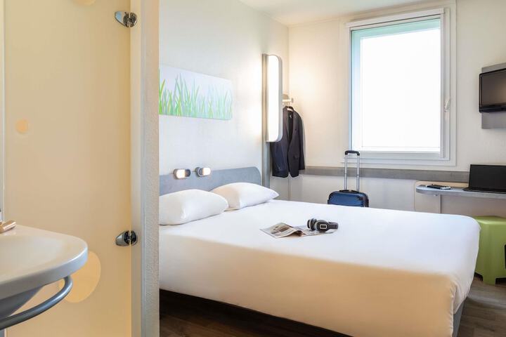 Room 15 of 42