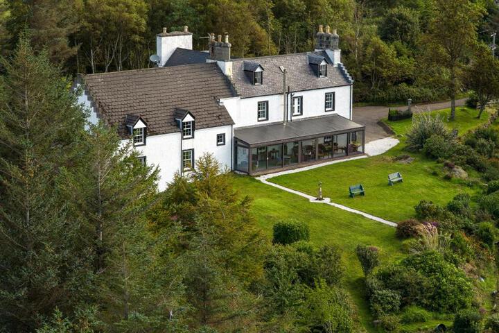 Eddrachilles Hotel
