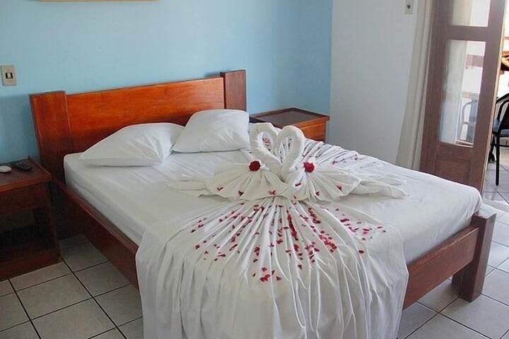 Room 5 of 17