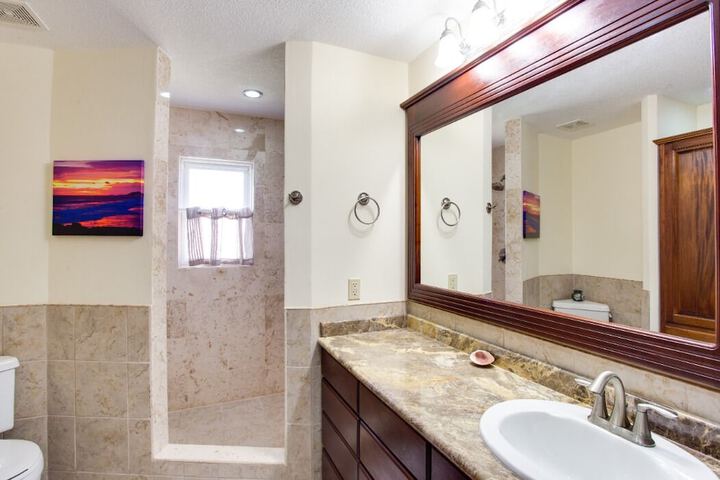 Room 203 of 328