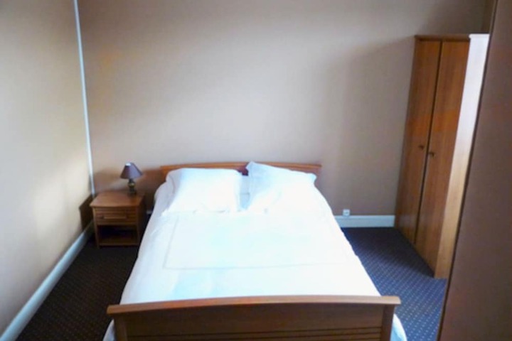 Room 3 of 12