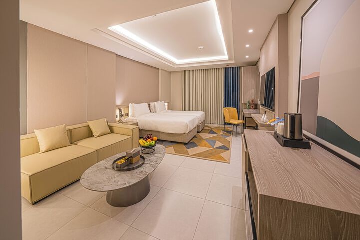 Room 7 of 37