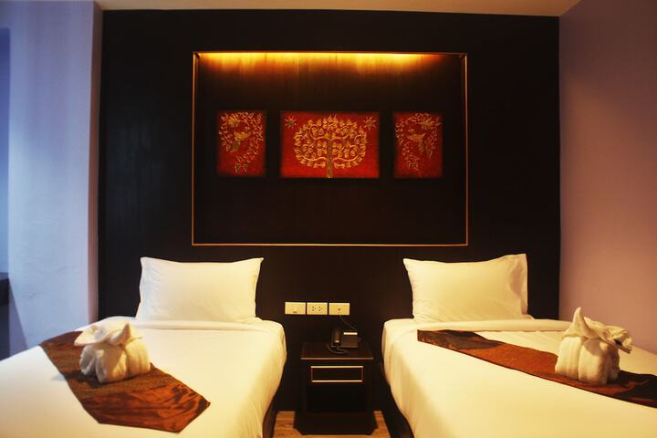Room 15 of 36