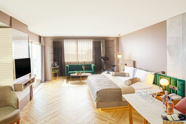 Room 16 of 280