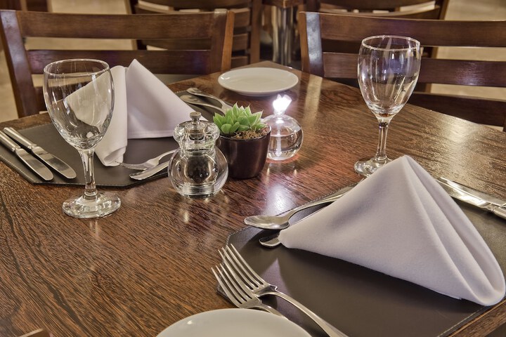 Dining 95 of 128