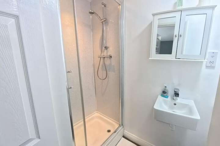 Room 10 of 24