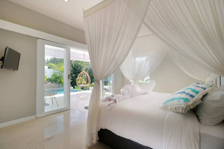 Room 2 of 29