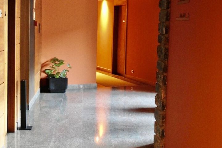 Ballroom/Hall 62 of 72