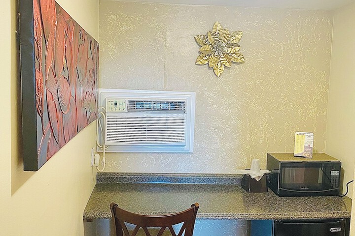 Room 23 of 40