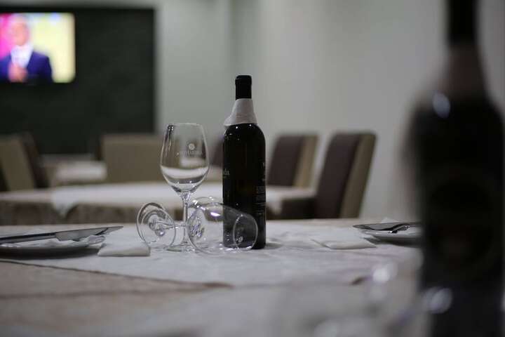 Dining 23 of 35