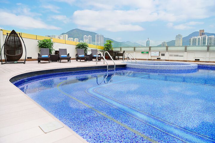 Pool 62 of 90