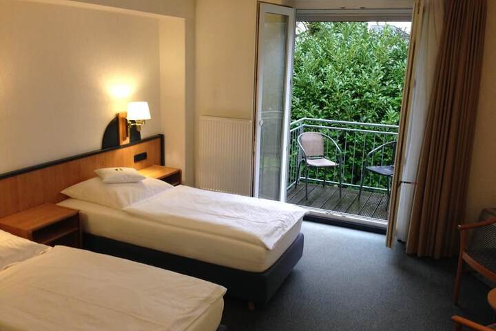Room 10 of 21