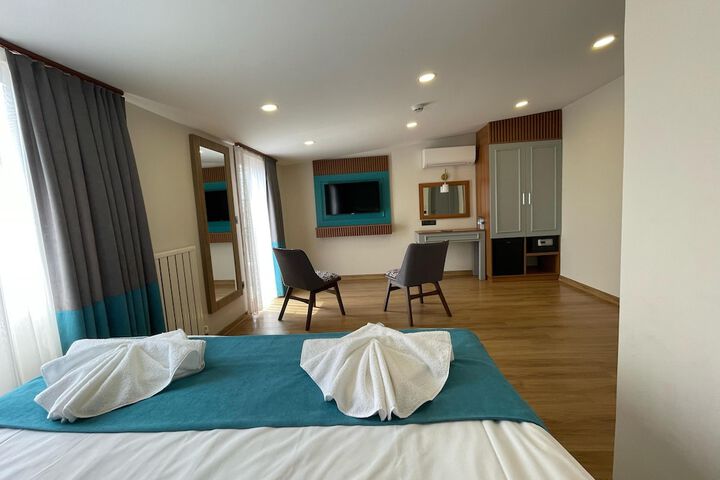 Room 14 of 32